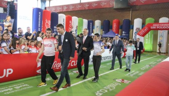 NEMANJA MATIĆ, NEMANJA VIDIĆ, ANGELINA TOPIĆ, DEJAN TOMAŠEVIĆ I VLADIMIR RADMANOVIĆ UZ SIMOVCE